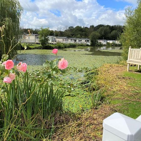 Lilly Pad Villa South Cerney Exterior photo